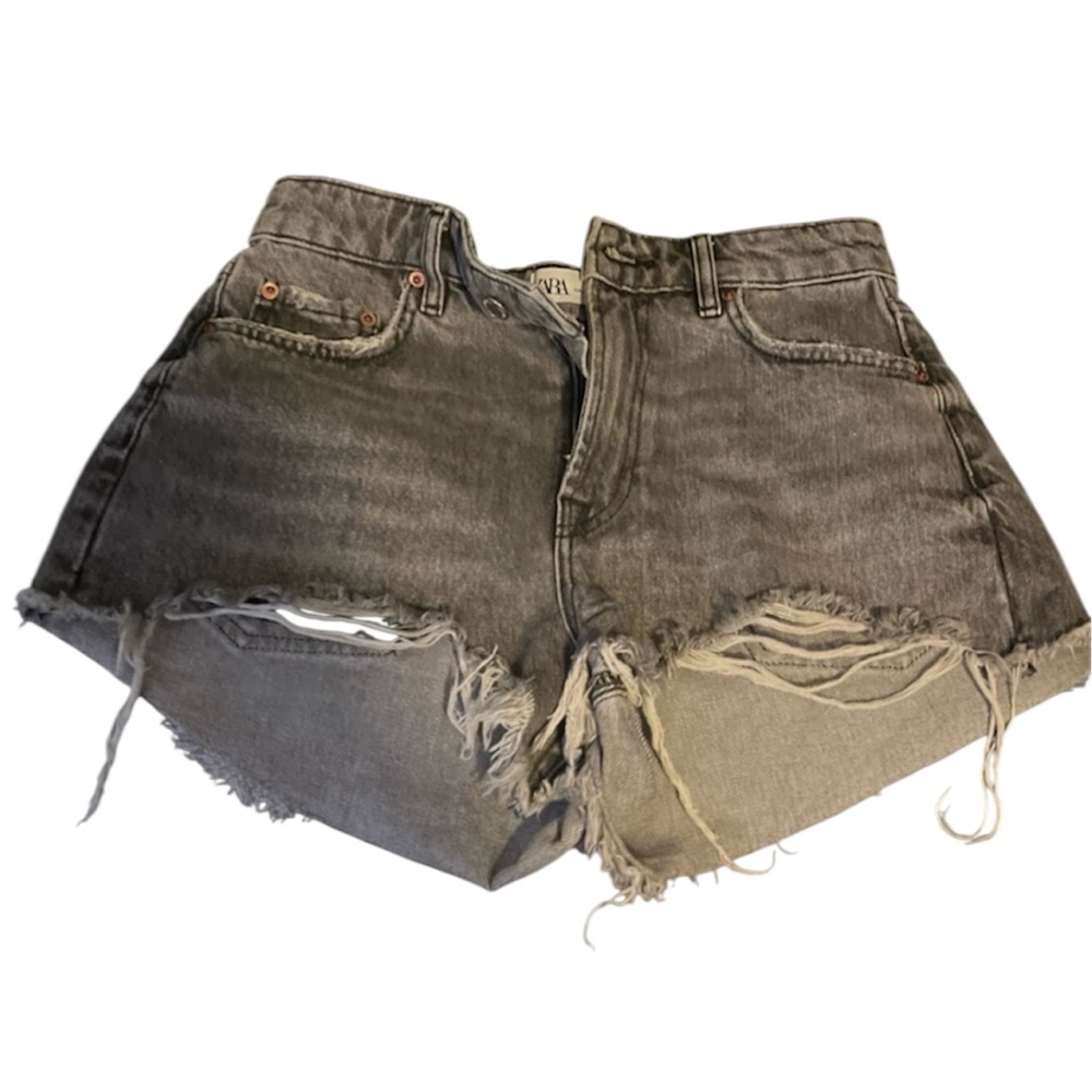 Zara Women's Gray High Waisted Denim Shorts